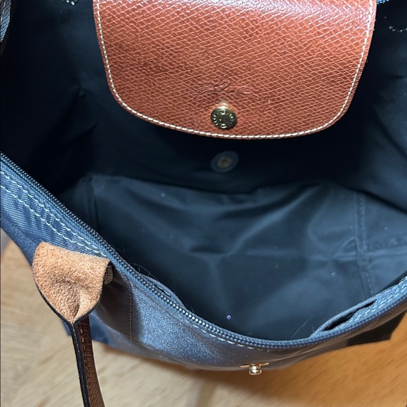 Longchamp Le Pliage Tote - Picture 6 of 9